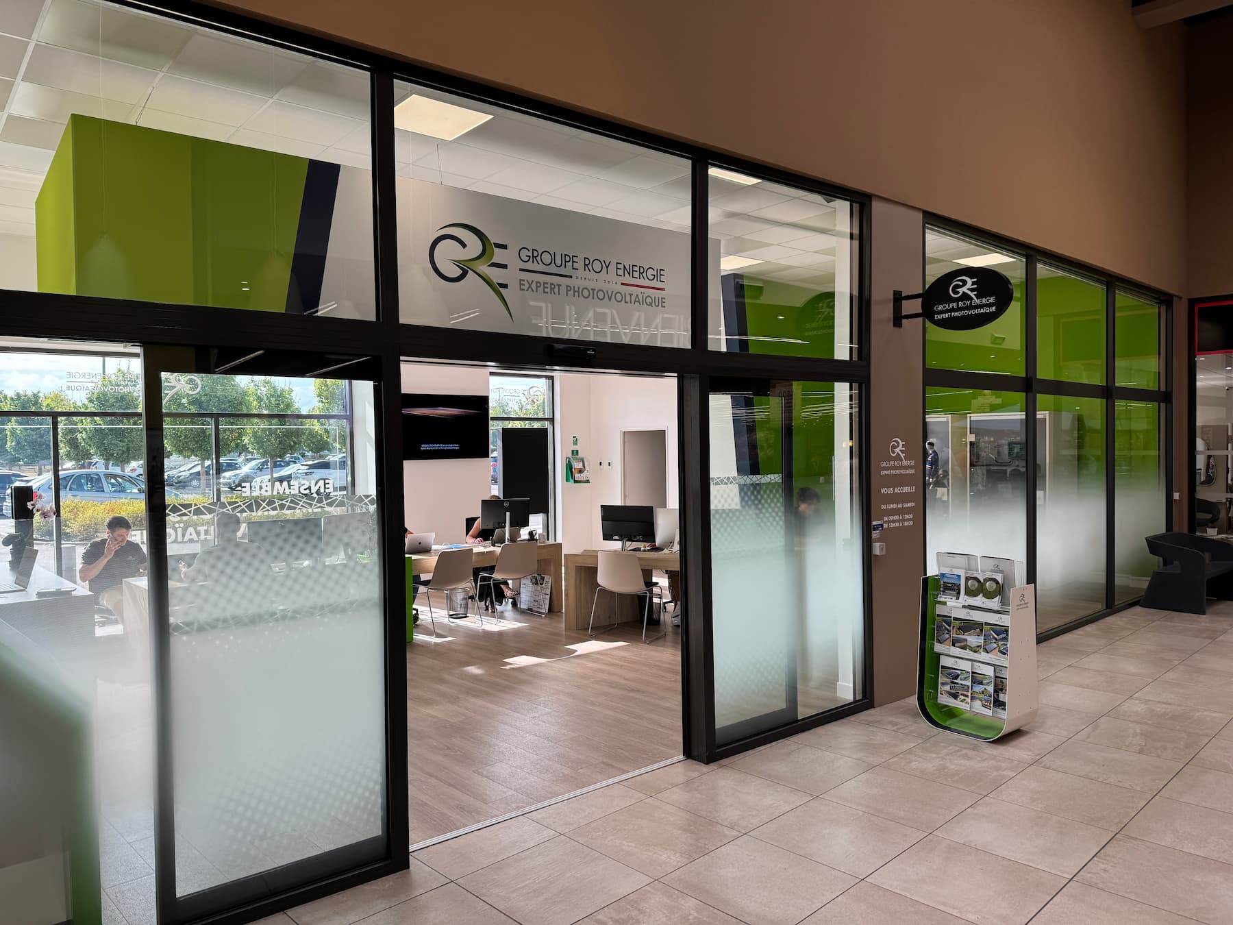 Agence photovoltaique st pryve st mesmin 3 Intérieur de l'agence photovoltaïque de Groupe Roy Énergie